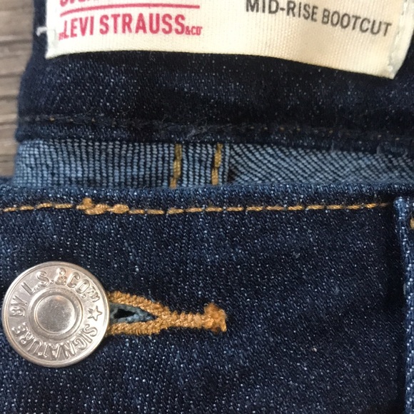 Levi’s mid rise boot cut jeans - Picture 6 of 6